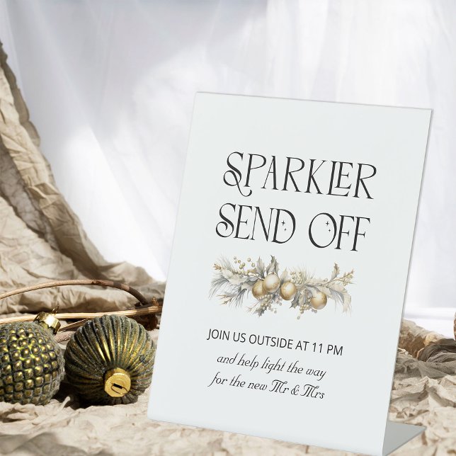 Signe De Table Mariage de Noël Garland Sparkler Envoyer Désinscri (Sparkler Send Off Sign from the Holly Bells Wedding Collection by Darling & May)