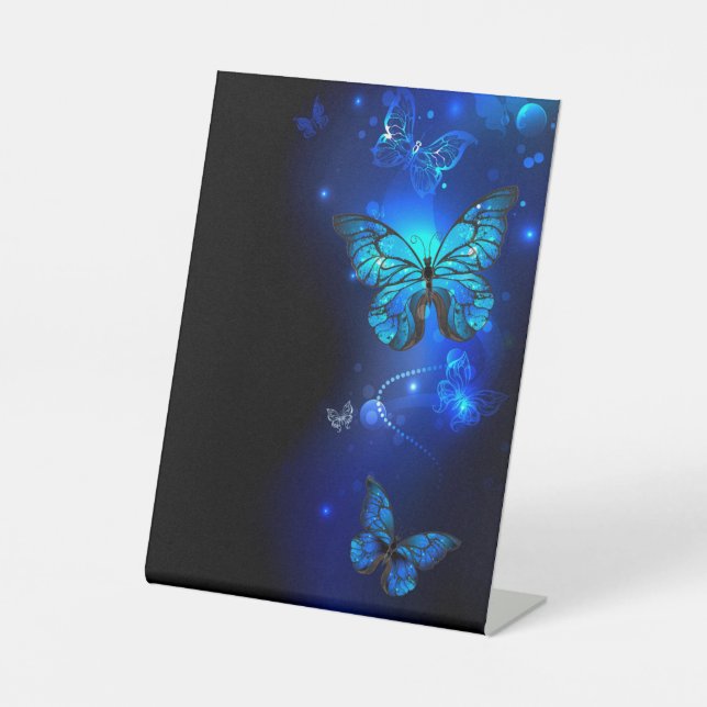 Signe De Table Morpho Butterfly in the Dark Background (Recto)
