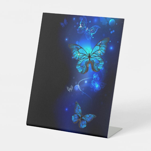 Signe De Table Morpho Butterfly in the Dark Background (Recto)