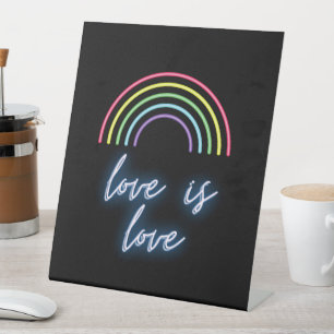 Signe De Table Neon Love Is Love Rainbow