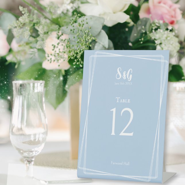 Signe De Table Numéro de table de réception de mariage élégant bl (An elegant table number sign for your wedding reception, in dusty blue and white)