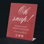 Signe De Table Oh Snap Social Media Chic Modern Mariage Événement<br><div class="desc">Ce design moderne comprend le texte "Oh snap! Partagez vos photos avec nous #YourEventHashtag" dans un script de calligraphie moderne avec une icône Facebook, Twitter et Instagram ci-dessous. Personnalisez en modifiant le texte dans les zones de texte fournies. #weddingsignes #mariage #weddingdécors #weddingsigno #weddinginspo #weddinginspiration #weddinggideas #weddingsign #weddingplanning #weddingdecorations #weddingdetails #weddingseas#mariages...</div>