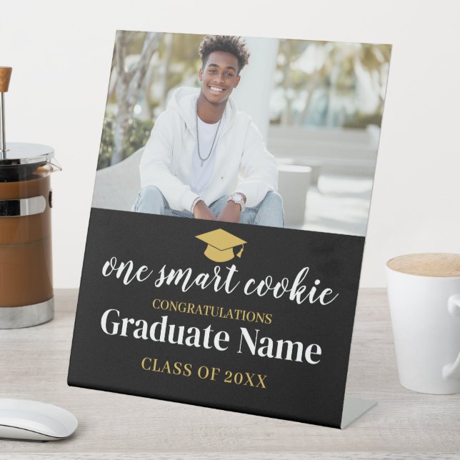 Signe De Table One Smart Cookie - Moderne Graduation 1 Photo (In SItu)