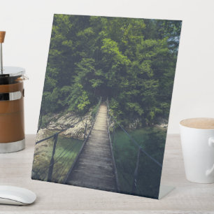 Signe De Table Pont suspendu simple rivière Idrijca, Slovénie