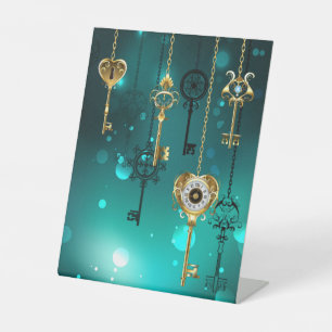 Signe De Table Skeleton Keys on Green Background