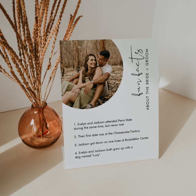 Signe De Table STELLA Fun Facts About the Bride and Groom Card (Créateur téléchargé)