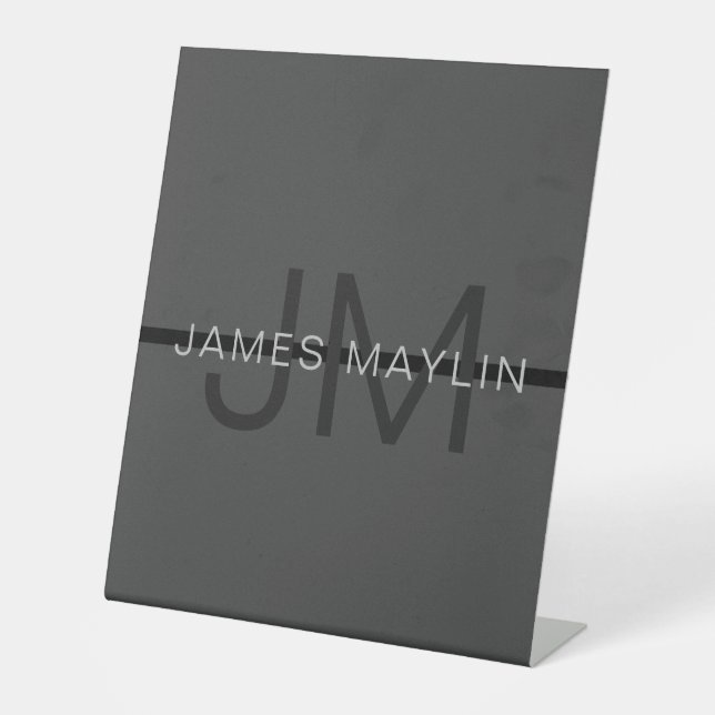 Signe De Table Stylé Masculin Gris Foncé Nom & Monogramme  (Recto)