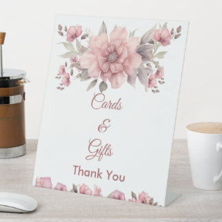 Signe De Table Symbole de mariage rose avec cartes et cadeaux