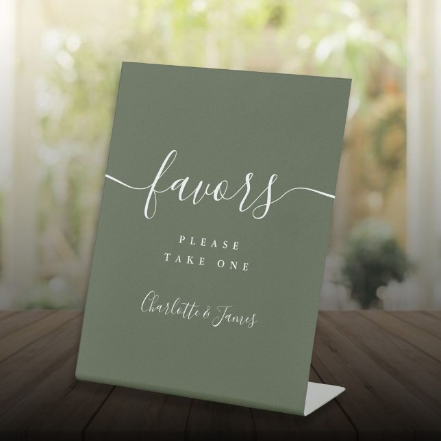 Signe De Table Table de cadeaux de mariage de style moderne vert  (Olive Green Modern Script Wedding Favors Table Pedestal Sign)