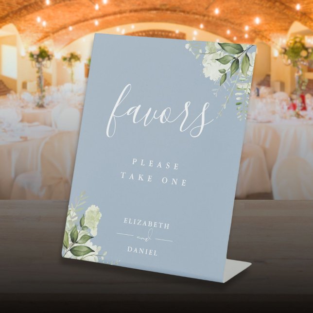 Signe De Table Table de faveurs de verdure florale bleu poussiére (Dusty Blue Floral Greenery Favors Table Pedestal Sign)