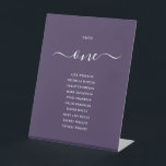 Signe De Table Tableau des numéros de table de script chic pourpr<br><div class="desc">Ces élégantes affiches violettes signées de tableau de numéros de sièges sont parfaites pour toutes les célébrations. Conçu par Thisisnotme©</div>