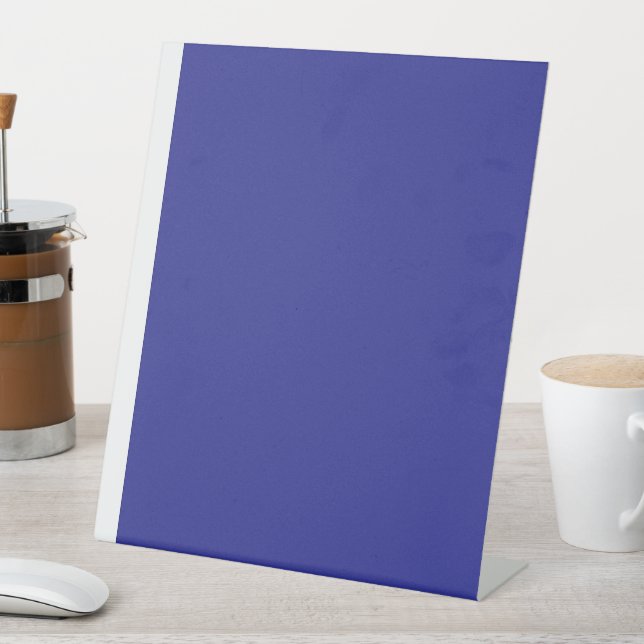 Signe De Table Transformez votre espace avec un bleu élégant (In SItu)