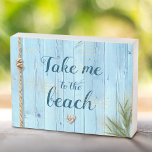 Signe En Bois Bleu Côtier Bois Rustique M'Emmène À Plage Script<br><div class="desc">Gardez vos souvenirs d'été à proximité de votre coeur toute l'année avec cette plage en bois bleu clair avec la corde nautique, le coeur de corail, et le panneau de bois d'herbe de mer côtière. Gardez-le près de vous et préparez-vous à être transporté dans votre lieu de vie le plus...</div>