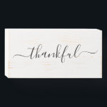 Signe En Bois Ferme Mention en bois gracieuse<br><div class="desc">Plus de décor de ferme dans le magasin Little Bayleigh!</div>
