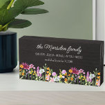Signe En Bois Fleur sauvage Nom de famille Aquarelle Fleurs sauv<br><div class="desc">Joli panneau en bois fleur sauvage personnalisé avec votre texte personnalisé, comme votre nom de famille, vos prénoms et la date établie. L'aménagement comprend des fleurs sauvages délicates d'aquarelle rose orange et jaune. Il est écrit avec un script moderne décontracté et la typographie fantaisiste. N'hésitez pas à modifier la police...</div>