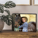 Signe En Bois Forever Friends Photo personnalisée Cute Heart Typ<br><div class="desc">Panneau de boîte en bois tendance avec votre propre photo personnalisée. Un joli cadeau photo avec la superposition de texte qui dit "pour toujours amis" à la main lettrage et lié avec un coeur d'amour mignon. Le modèle photo est configuré pour que vous puissiez ajouter votre photo - format paysage...</div>