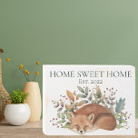 Signe En Bois Vintage Woodland Fox Home Sweet Home<br><div class="desc">Créez une atmosphère chaleureuse et accueillante avec ce panneau de boîte en bois doux avec une aquarelle design d'un renard boisé endormi et l'expression chaleureuse "Home Sweet Home". Commandez la vôtre aujourd'hui et customisez-la avec l'année de l'établissement,  ce qui fait de votre maison une véritable maison chère.</div>