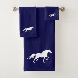 Silhouette de cheval blanc sur fond bleu marine