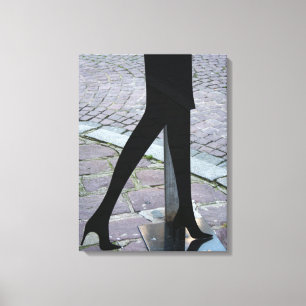 Silhouette des jambes sur la toile du coin