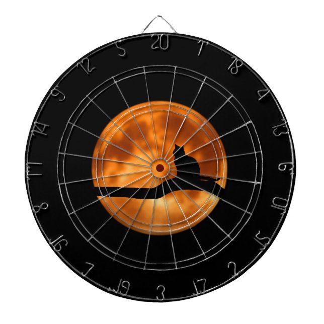 Silhouette d'un chat noir dans une Cible de fleche (Devant)