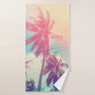 Silhouette palmier tropical avec soleil