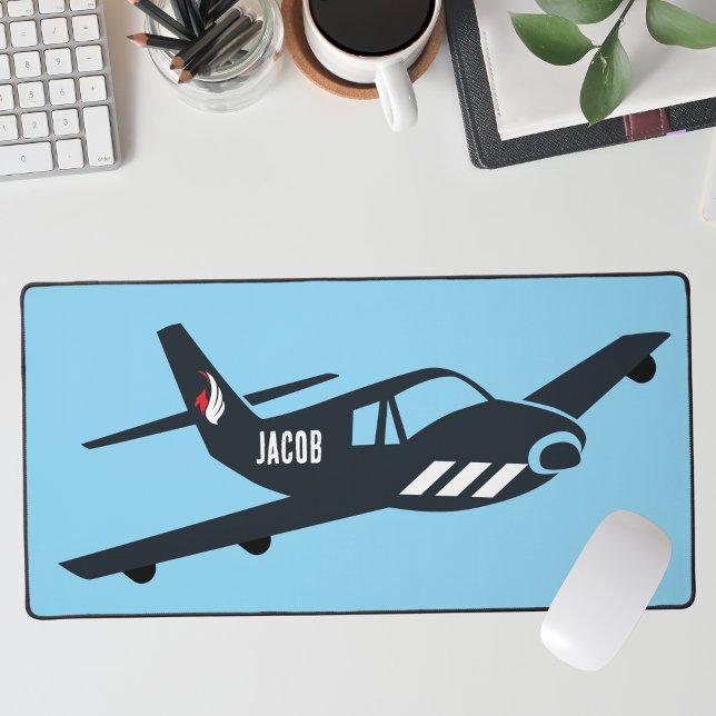 Simple Aviation, avion Monogram sur bureau bleu (Créateur téléchargé)