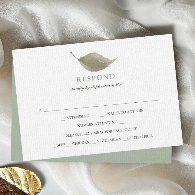 Simple choix de repas vert RSVP (Rsvp cards sage green leaf design by Victoria Grigaliunas of Do Tell A Belle.)
