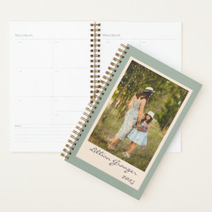 Simple Design Sage Green Photo personnalisée 2025