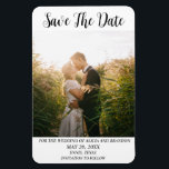 Simple Elegant Mariage photo moderne Whimsy Magnet<br><div class="desc">Simple,  élégant,  noir et blanc,  Mariage photo moderne,  Save the Date aimant. Vous pouvez le personnaliser avec vos détails.</div>