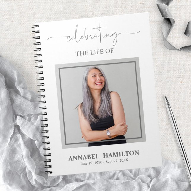 Simple Elegant Memorial Funeral Photo Livre d'invi (Créateur téléchargé)