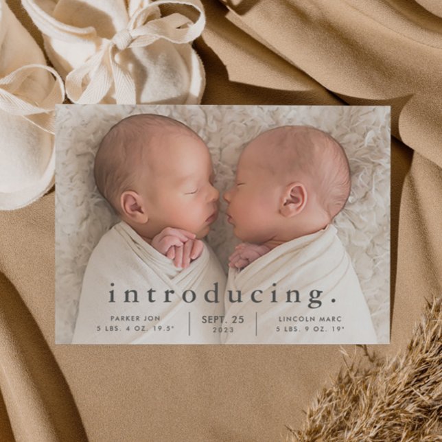 Simple Faire-part de naissance photo jumelle minim (Simple typography twins baby birth magnetic announcement.)