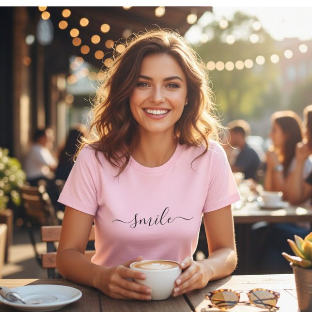 Simple Minimalist pink t-shirt for her (Créateur téléchargé)