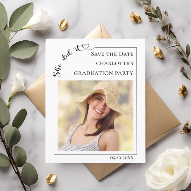 Simple modern photo Graduation Save the Date card (Créateur téléchargé)