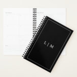 Simple Monogramme Black Business<br><div class="desc">Simple planificateur d'affaires noir avec un design moderne mais élégant avec votre monogramme de deux lettres entouré d'une bordure. L'arrière contient vos coordonnées. Ce planificateur personnalisé dans un style minimaliste est idéal pour tout type d'entreprise.</div>