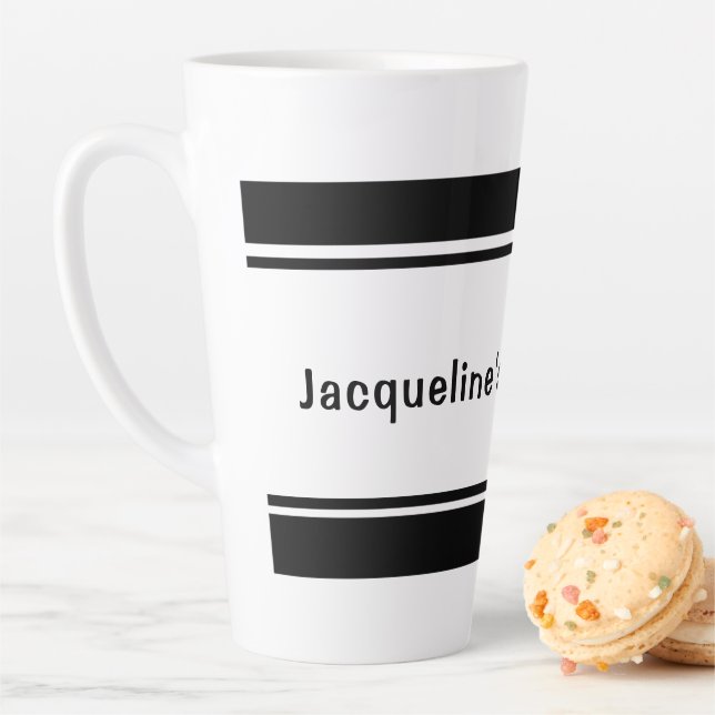 Simple Mug en latte noir et blanc (En situation)