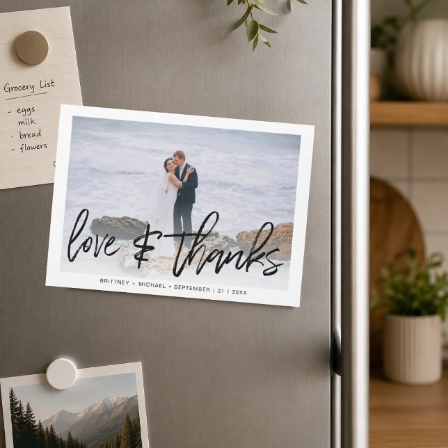 Simple Photo de mariage avec lettre manuscrite Lov (Express your sincere appreciation with beautiful, understated elegance using this simple thank you.)