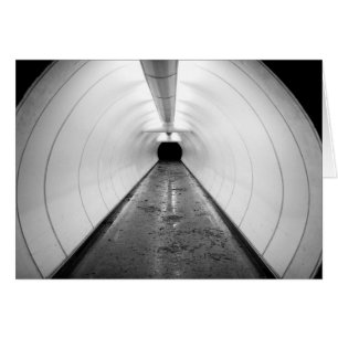 Singapour. Un tunnel piétonnier illuminé à