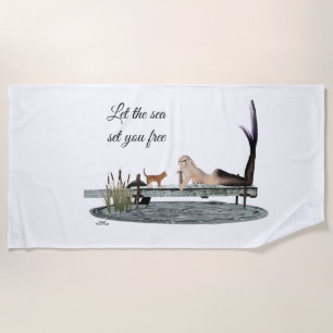 Sirène Sur La Serviette De Plage Du Bateau Dock