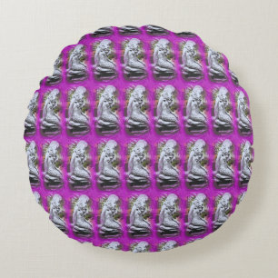 sirènes assises sur coussin rond pourpre