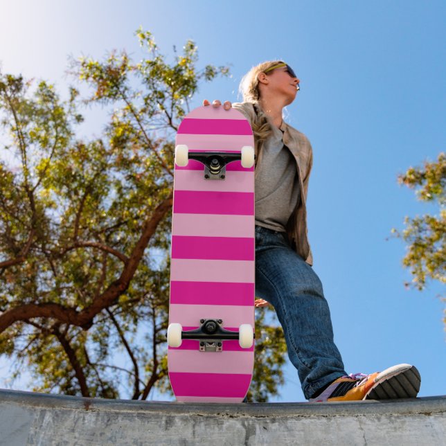 Skateboard 15 bandes horizontales rose clair et rose vif (Extérieur 1)