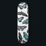 Skateboard Aqua Turquoise Papillons noirs Motif aquarelle<br><div class="desc">Cette motif moderne, artistique et cool est parfaite pour une femme branchée et élégante. Il est décoré d'une aquarelle verte turquoise couleur néon peinte à la main et d'un motif papillon noir sur un arrière - plan blanc simple. C'est girly, élégant, bohème, et joli. ***REMARQUE IMPORTANTE DE CONCEPTION : Pour...</div>