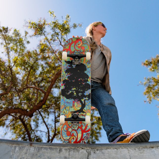 Skateboard Arbre tourbillonnant avec oiseaux (Extérieur 1)