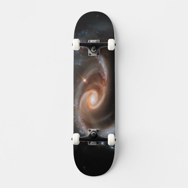 Skateboard Arp 273 Galaxies Interagissant En Andromède. (Recto)