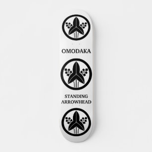 Skateboard Arrowhead debout en cercle