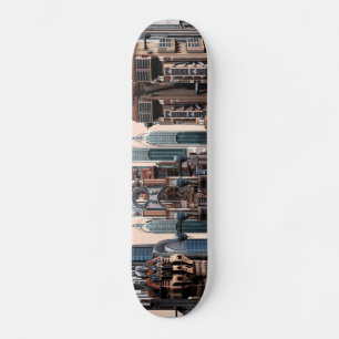 Skateboard Art de la skyline de ville futuriste pastel fantas