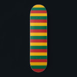 Skateboard avec drapeau de Lituanie<br><div class="desc">Montrez votre fierté lituanienne en mouvement avec ce skateboard élégant arborant le drapeau de la Lituanie ! Ce skateboard n’est pas seulement pour l’équitation, c’est un énoncé qui met en valeur votre amour pour la Lituanie. Les couleurs vives et le design audacieux du drapeau font de ce skateboard une façon...</div>