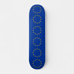 Skateboard avec drapeau de l'Union européenne
