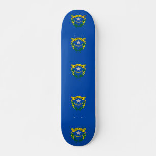 Skateboard avec drapeau du Nevada