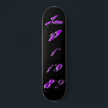 Skateboard "B-Day" 01 janvier 1982<br><div class="desc">Le "B-Day" Skateboard est un plateau unique et cool que vous pouvez facilement personnaliser avec votre propre date d'anniversaire ! C'est un cadeau fabuleux pour les anniversaires,  les vacances et autres occasions spéciales!</div>
