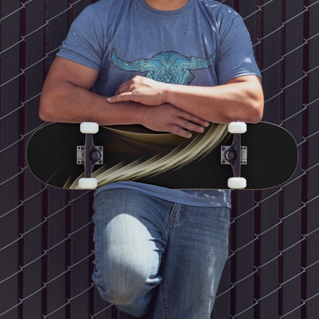 Skateboard Balayage Doré sur Fond Noir (Extérieur 3)
